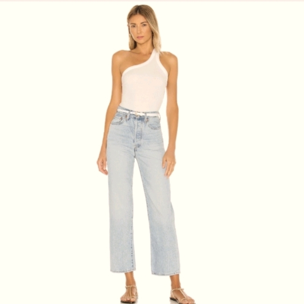 🆕 Levi’s Ribcage Straight Ankle Jeans Middle Road